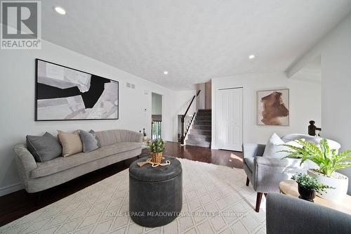 13 Thompson Drive, Norfolk, ON - Indoor Photo Showing Living Room