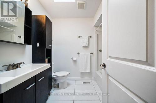 13 Thompson Drive, Norfolk, ON - Indoor Photo Showing Bathroom