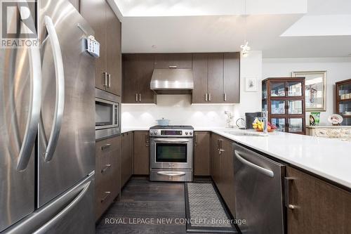 106 - 7608 Yonge Street, Vaughan, ON - Indoor Photo Showing Kitchen With Upgraded Kitchen