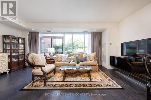 106 - 7608 Yonge Street, Vaughan, ON - Indoor Photo Showing Living Room