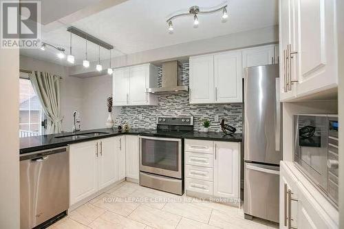 70 - 6950 Tenth Line W, Mississauga, ON - Indoor Photo Showing Kitchen With Upgraded Kitchen