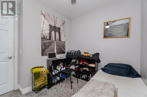 31 Wentworth Street N, Hamilton, ON - Indoor Photo Showing Bedroom