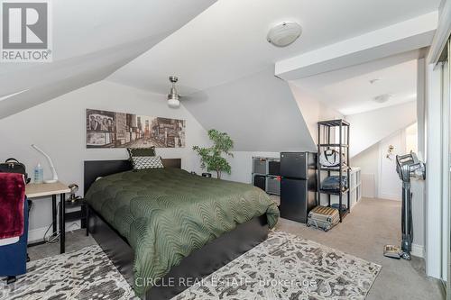 31 Wentworth Street N, Hamilton, ON - Indoor Photo Showing Bedroom