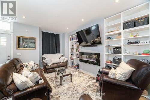 31 Wentworth Street N, Hamilton, ON - Indoor Photo Showing Living Room With Fireplace