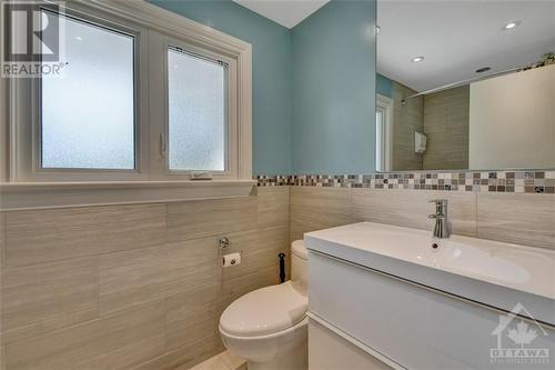 27 Dayton Crescent, Nepean, ON - Indoor Photo Showing Bathroom