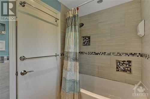 27 Dayton Crescent, Nepean, ON - Indoor Photo Showing Bathroom