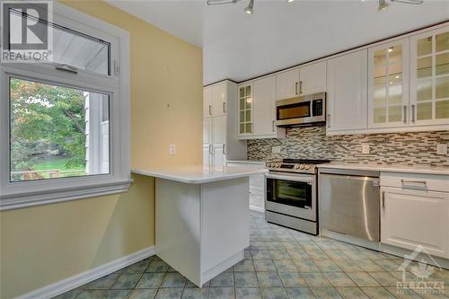 27 Dayton Crescent, Nepean, ON - Indoor Photo Showing Kitchen With Upgraded Kitchen