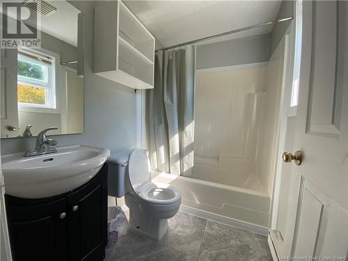 22 Fernand, Petit-Rocher-Nord, NB - Indoor Photo Showing Bathroom