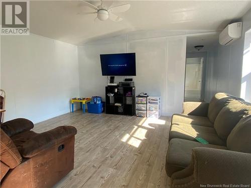 22 Fernand, Petit-Rocher-Nord, NB - Indoor Photo Showing Living Room