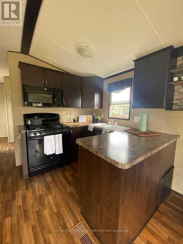 342 - 1501 Line 8 Road, Niagara-On-The-Lake, ON - Indoor Photo Showing Kitchen