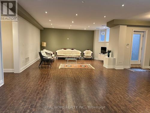 29 Lurgan Drive, Toronto, ON - Indoor