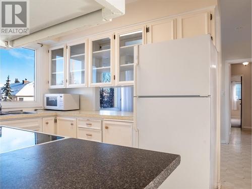 2013 Willowview Drive, Dawson Creek, BC - Indoor Photo Showing Kitchen