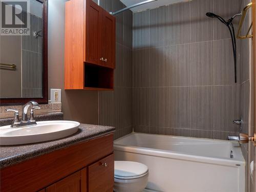 2013 Willowview Drive, Dawson Creek, BC - Indoor Photo Showing Bathroom