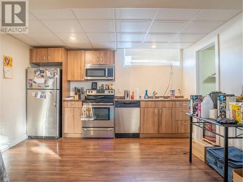 2013 Willowview Drive, Dawson Creek, BC - Indoor Photo Showing Kitchen