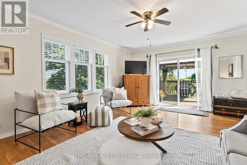 2359 Baseline Road W, Clarington (Bowmanville), ON - Indoor Photo Showing Living Room