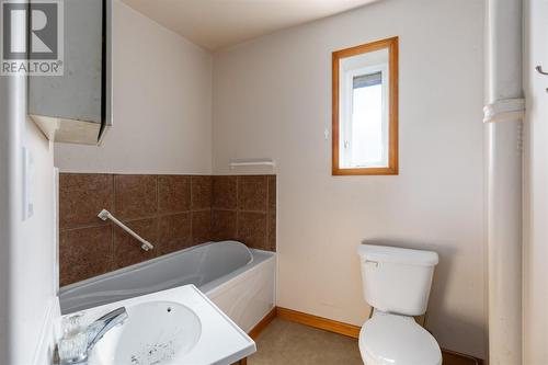 286-288 Federation St, Thessalon, ON - Indoor Photo Showing Bathroom