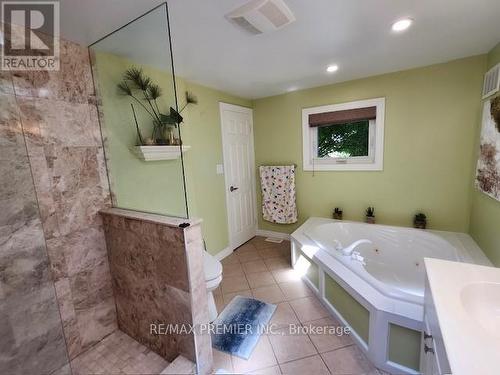 11 Union Street, Whitchurch-Stouffville, ON - Indoor Photo Showing Bathroom