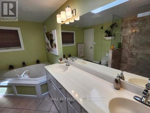 11 Union Street, Whitchurch-Stouffville, ON - Indoor Photo Showing Bathroom