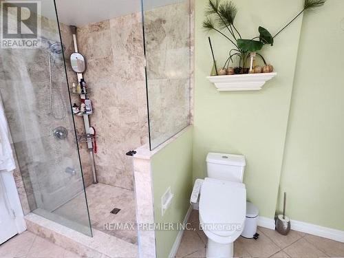 11 Union Street, Whitchurch-Stouffville, ON - Indoor Photo Showing Bathroom