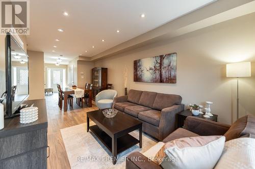 24 - 103 Foxchase Avenue, Vaughan, ON - Indoor Photo Showing Living Room