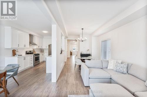 117 Branigan Crescent, Halton Hills, ON - Indoor Photo Showing Living Room