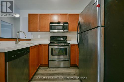 405 - 8 Harris Street, Cambridge, ON - Indoor Photo Showing Kitchen