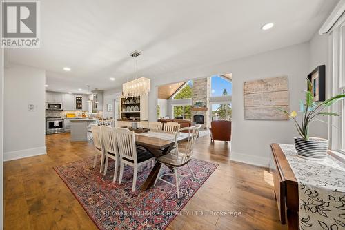 1645 Highway 518 E, Kearney, ON - Indoor Photo Showing Dining Room