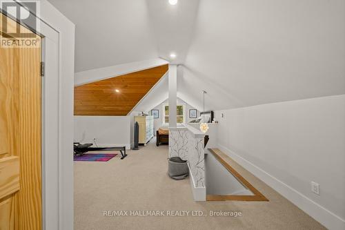 1645 Highway 518 E, Kearney, ON - Indoor Photo Showing Other Room