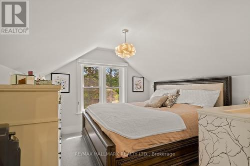 1645 Highway 518 E, Kearney, ON - Indoor Photo Showing Bedroom