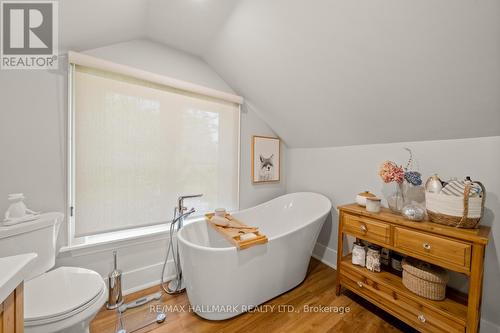 1645 Highway 518 E, Kearney, ON - Indoor Photo Showing Bathroom