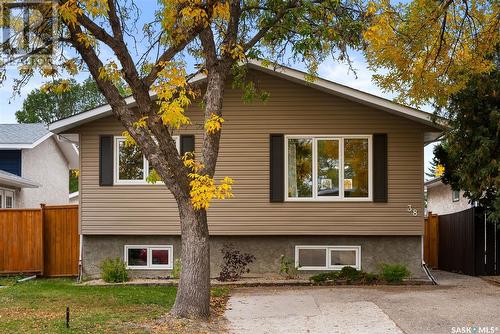 38 Carter Crescent, Regina, SK - Outdoor