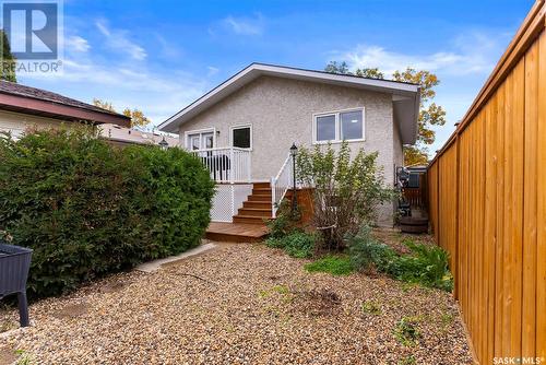 38 Carter Crescent, Regina, SK - Outdoor