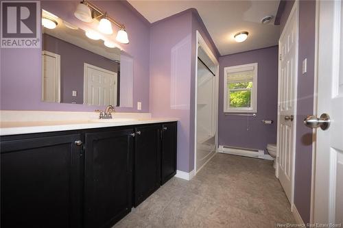 18 Courtney Street, Douglas, NB - Indoor Photo Showing Bathroom