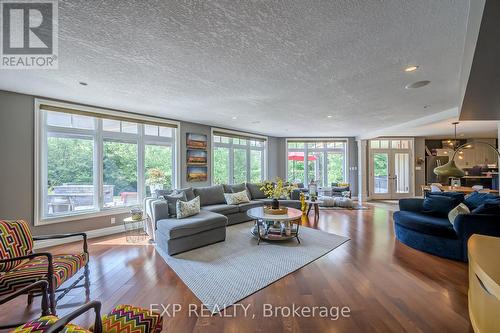 49 Byron Avenue, Thames Centre (Dorchester), ON - Indoor Photo Showing Living Room