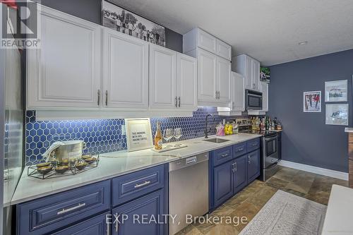 49 Byron Avenue, Thames Centre (Dorchester), ON - Indoor Photo Showing Kitchen