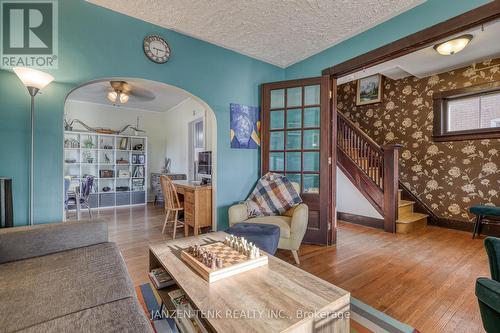 76 Fifth Avenue, St. Thomas, ON - Indoor Photo Showing Living Room