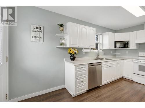 6144 Berger Place, Prince George, BC - Indoor Photo Showing Kitchen With Double Sink