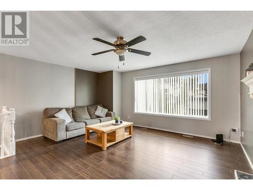 6144 Berger Place, Prince George, BC - Indoor Photo Showing Living Room