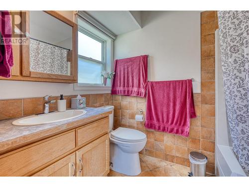 12007 Trayler Place, Summerland, BC - Indoor Photo Showing Bathroom