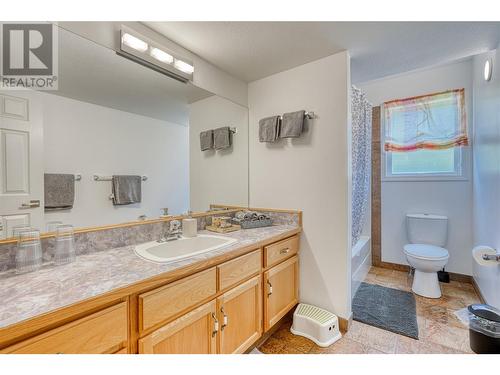 12007 Trayler Place, Summerland, BC - Indoor Photo Showing Bathroom