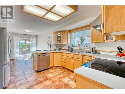 12007 Trayler Place, Summerland, BC - Indoor Photo Showing Kitchen With Double Sink