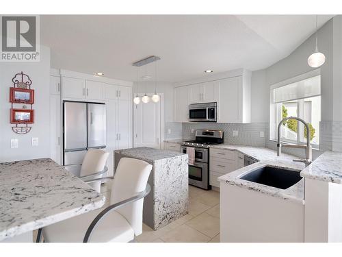 1431 Menu Road, West Kelowna, BC - Indoor Photo Showing Kitchen With Upgraded Kitchen