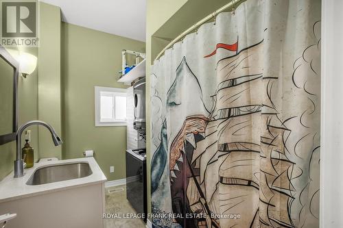 297 Celina Street, Oshawa (Central), ON - Indoor Photo Showing Bathroom