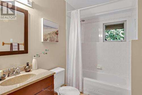 834 Kimberly Drive, Smith-Ennismore-Lakefield, ON - Indoor Photo Showing Bathroom