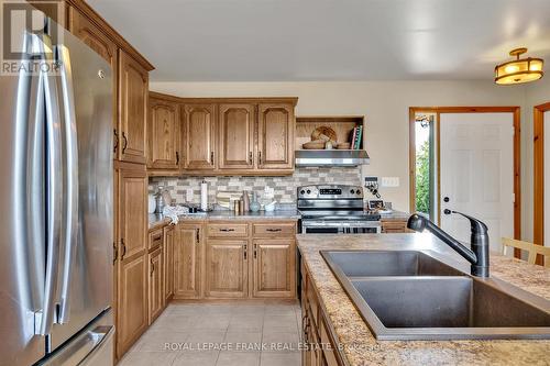 834 Kimberly Drive, Smith-Ennismore-Lakefield, ON - Indoor Photo Showing Kitchen With Double Sink