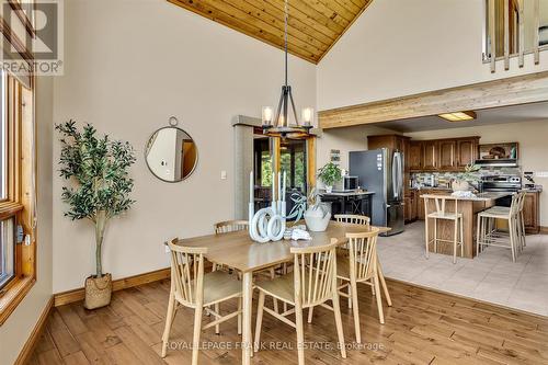 834 Kimberly Drive, Smith-Ennismore-Lakefield, ON - Indoor Photo Showing Dining Room