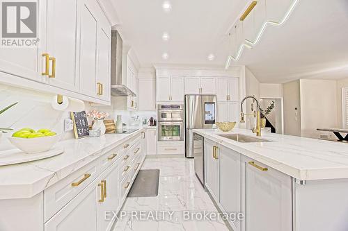 75 Learmont Avenue W, Caledon, ON - Indoor Photo Showing Kitchen With Upgraded Kitchen