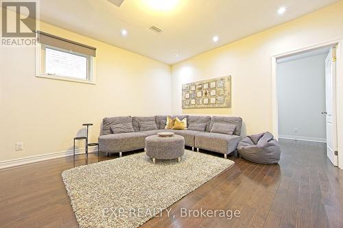 75 Learmont Avenue W, Caledon, ON - Indoor Photo Showing Living Room