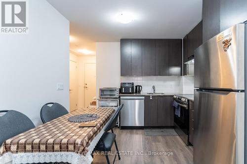 113 - 62 Sky Harbour Drive E, Brampton, ON - Indoor Photo Showing Kitchen