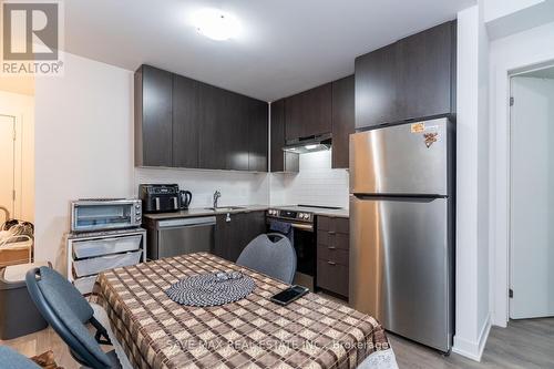 113 - 62 Sky Harbour Drive E, Brampton, ON - Indoor Photo Showing Kitchen